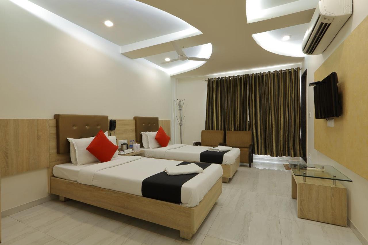 Hotel Unity Ахмедабад Екстериор снимка