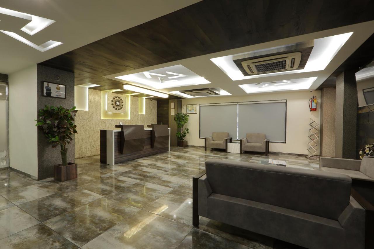 Hotel Unity Ахмедабад Екстериор снимка