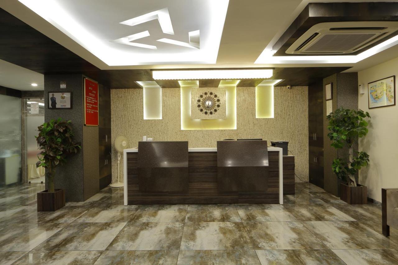 Hotel Unity Ахмедабад Екстериор снимка