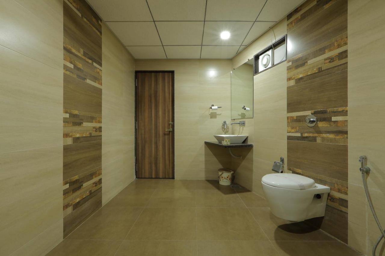 Hotel Unity Ахмедабад Екстериор снимка