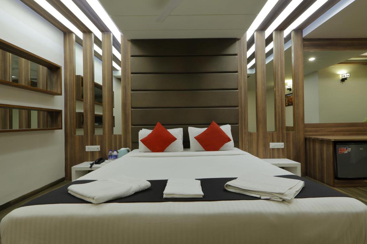 Hotel Unity Ахмедабад Екстериор снимка
